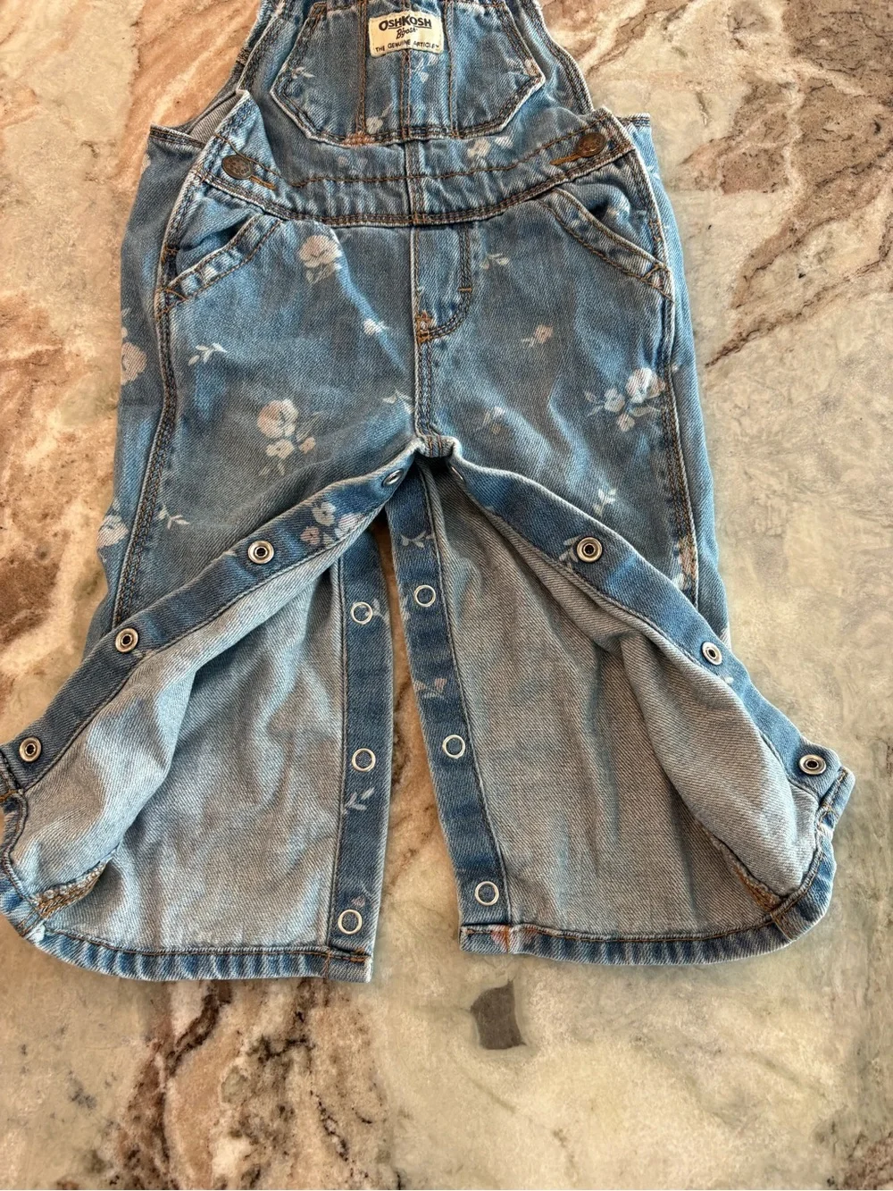 Osh Kosh Baby Girls Denim Overall Jeans Flower Print Snap Close Size 9-12 M